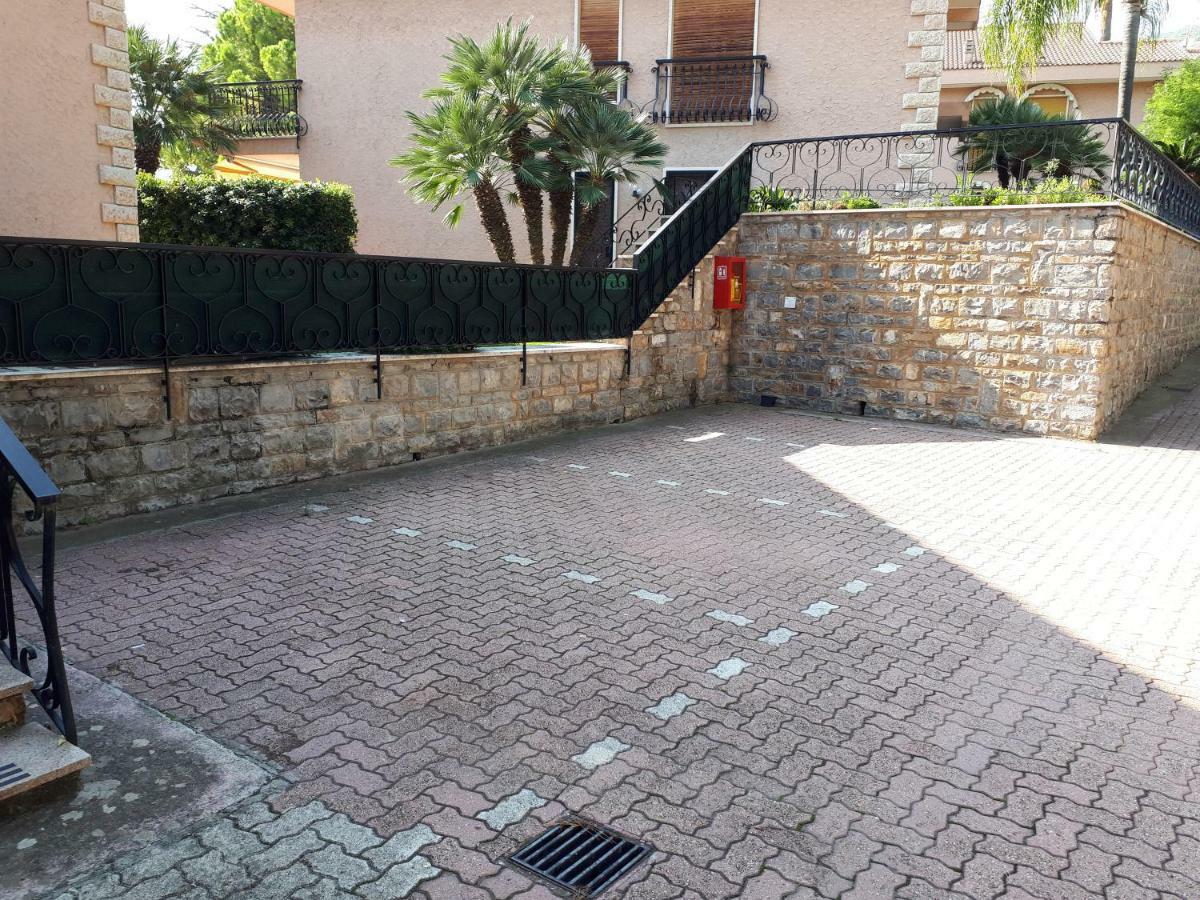 Rifugio Societa Semplice Apartamento Ospedaletti Exterior foto