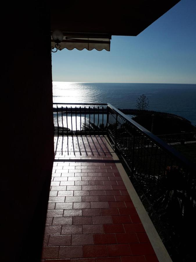Rifugio Societa Semplice Apartamento Ospedaletti Exterior foto